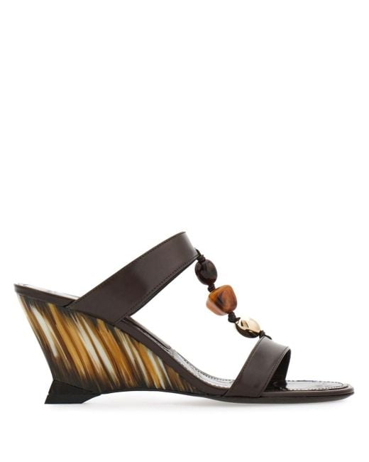 Sandales à détails de perles Ferragamo en coloris Brown
