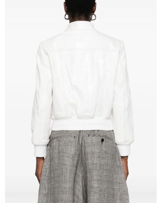 R13 Jack Met Gebarsten Effect in het White