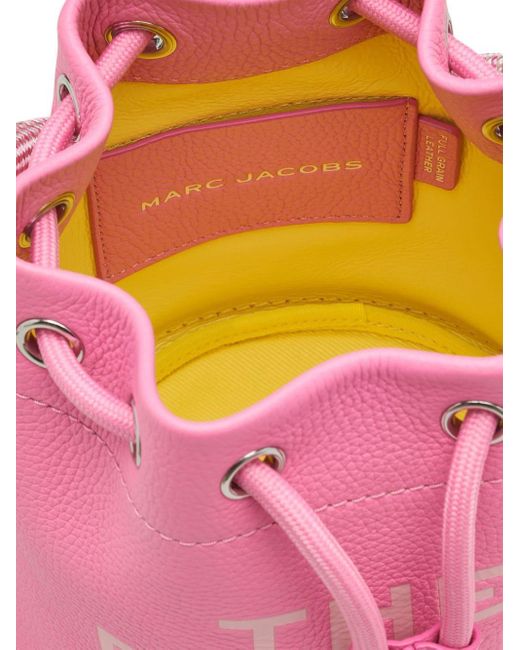 Bolso The Leather Bucket Marc Jacobs de color Pink