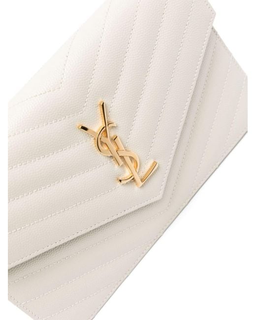 Saint Laurent White Cassandre envelope portemonnaie mit kette aus leder mit grain-de-poudre-prägung weiß