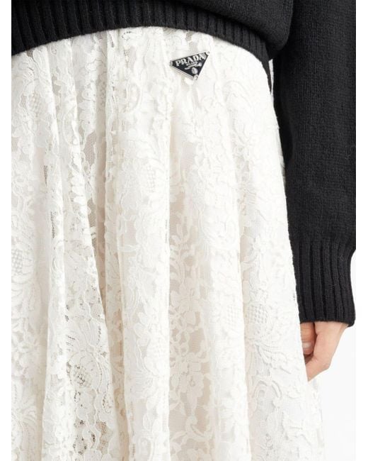 Falda midi con encaje floral Prada de color White
