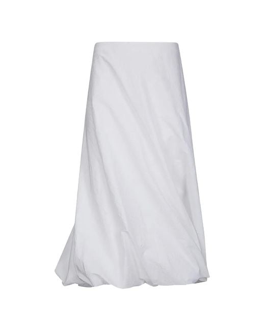 Rohe Gedraaide Rok in het White