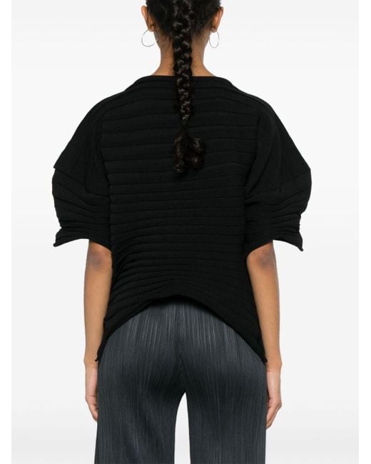 Top Chili a coste di Pleats Please Issey Miyake in Black