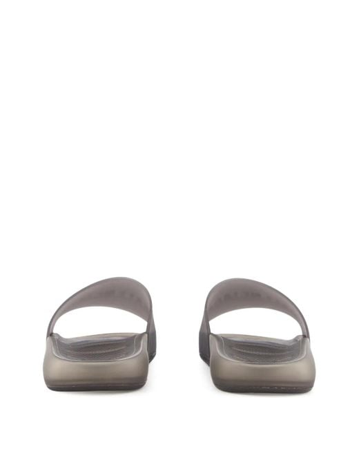 Sandalias con logo en relieve Balenciaga de hombre de color Gray