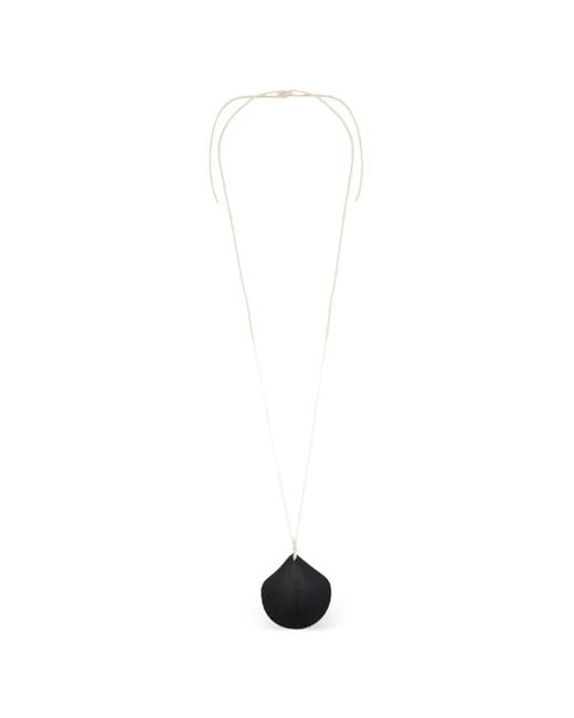 Heaven Mayhem White Aster Shell-Pendant Necklace
