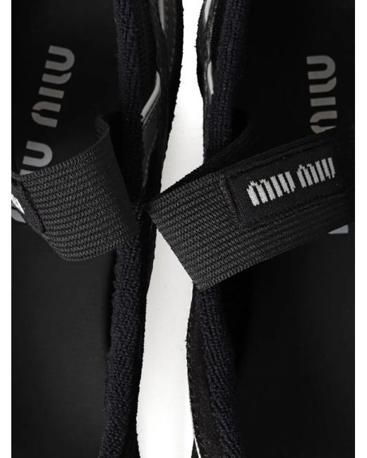 Miu Miu Black Sandalen mit Logo-Print
