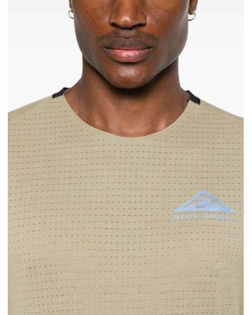 Nike Solar Chase T-Shirt mit Logo-Print in Natural für Herren