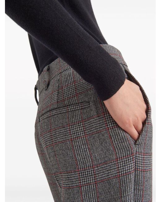 Pantalon court à carreaux Prada en coloris Gray