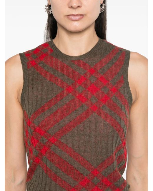 Top a cuadros Burberry de color Red