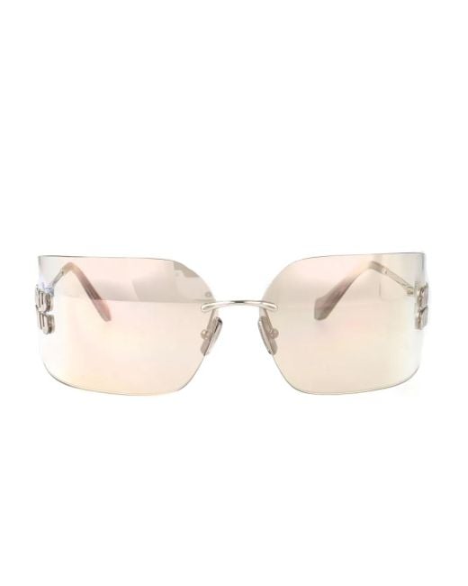 Gafas de sol con montura geométrica y placa del logo Miu Miu de color Natural