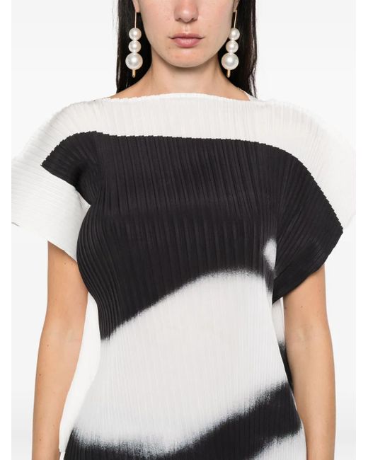 Issey Miyake Shadow Study Pleats Top in Black | Lyst UK