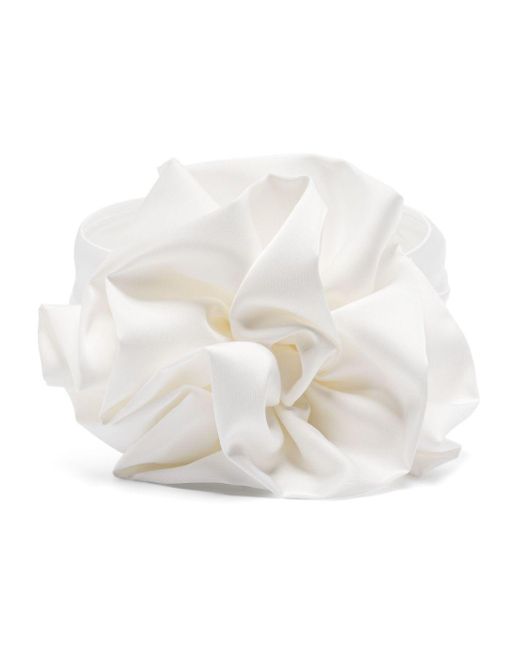 Corbata con aplique floral de x Rue Ra Atu Body Couture de color White