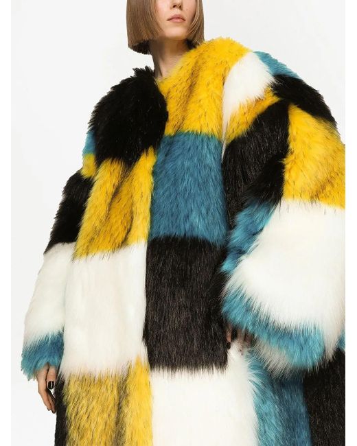 Check-Pattern Faux-Fur Coat Dolce & Gabbana en coloris Yellow