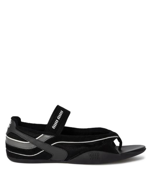 Miu Miu Black Sandalen mit Logo-Print