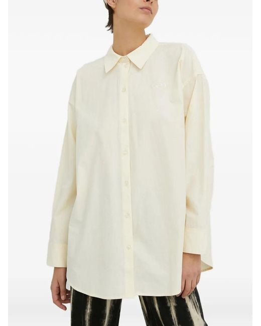 Résumé White Buttoned Long-Sleeved Shirt