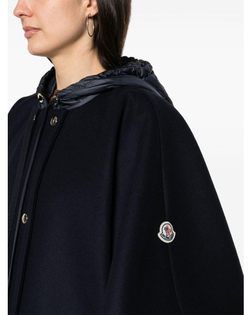 Manteau croisé à patch logo Moncler en coloris Blue