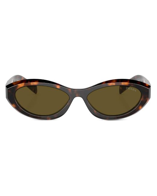 Gafas de sol con montura oval Prada de color Brown