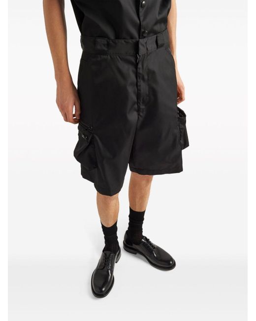 Prada Cargo-Shorts mit Triangel-Schild in Black für Herren