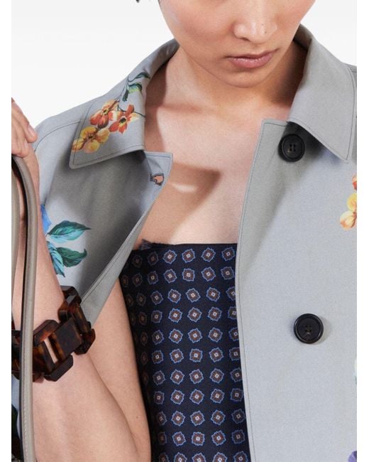 Manteau boutonné à fleurs Prada en coloris Gray