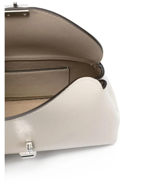 Clutch T-Lock di Totême  in Natural