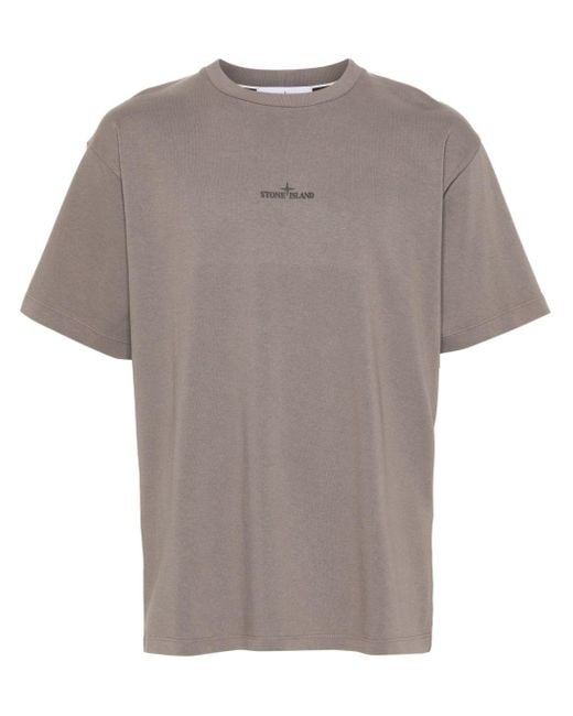 Camiseta con logo estampado Stone Island de hombre de color Gray
