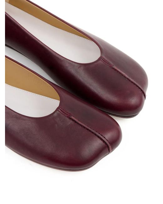 Ballerine Con Dettaglio Cuciture di MM6 by Maison Martin Margiela in Red
