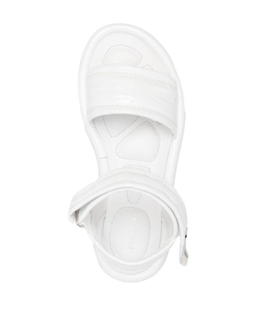 Sandalias de piel con efecto brillante Premiata de color White