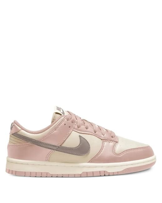 Baskets Dunk Low Nike en coloris Pink