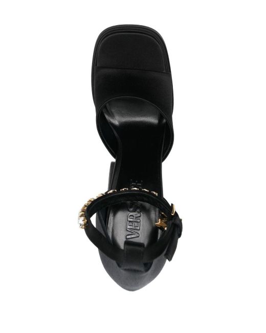Sandalias con charm Medusa de plataforma Versace de color Black