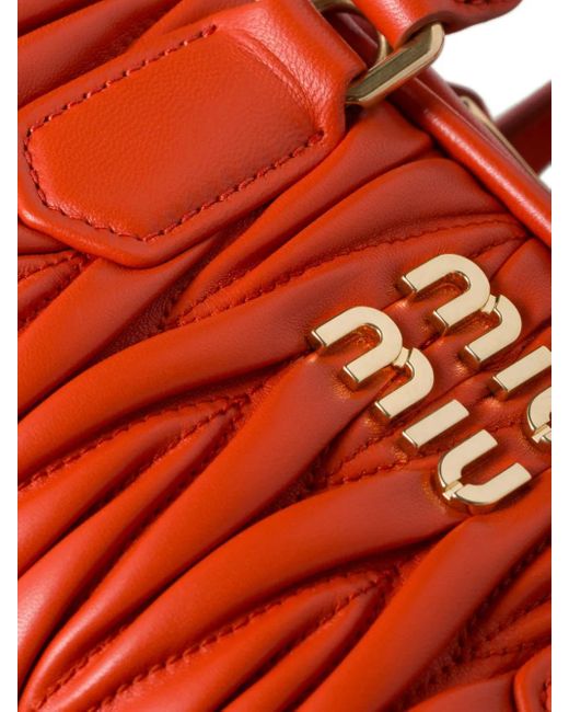 Miu Miu Arcadie Matelassé Leren Bucket-Tas in het Red