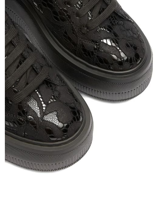 Sneakers Con Suola Rialzata di Casadei in Black