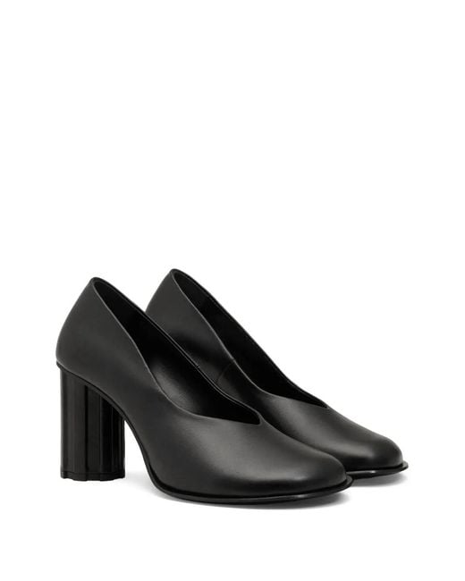 AMI Black Leather Anatomical-Toe Piano Pumps