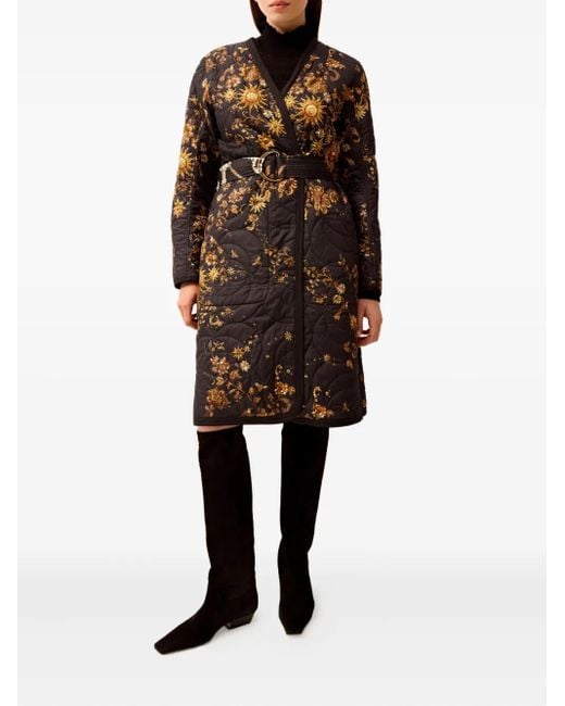 Marie Oliver Lee Jas in het Black