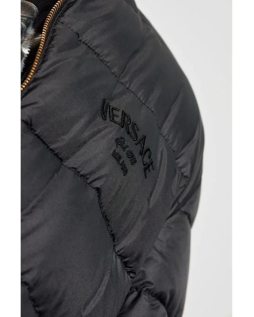 Plumífero Con Logo Bordado Versace de hombre de color Gray