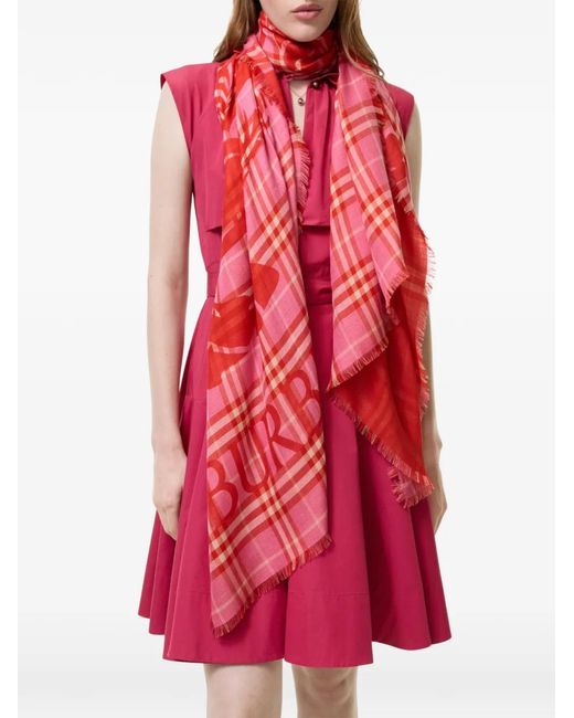 Sciarpa A Quadri Con Logo di Burberry in Pink