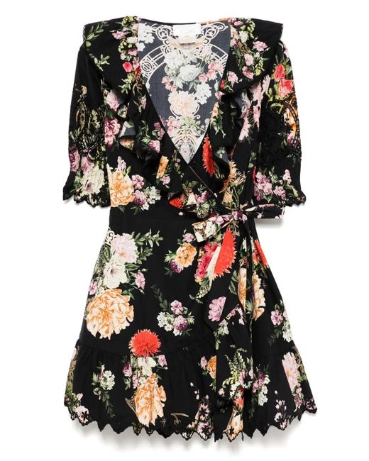 Camilla Adorned in het Black