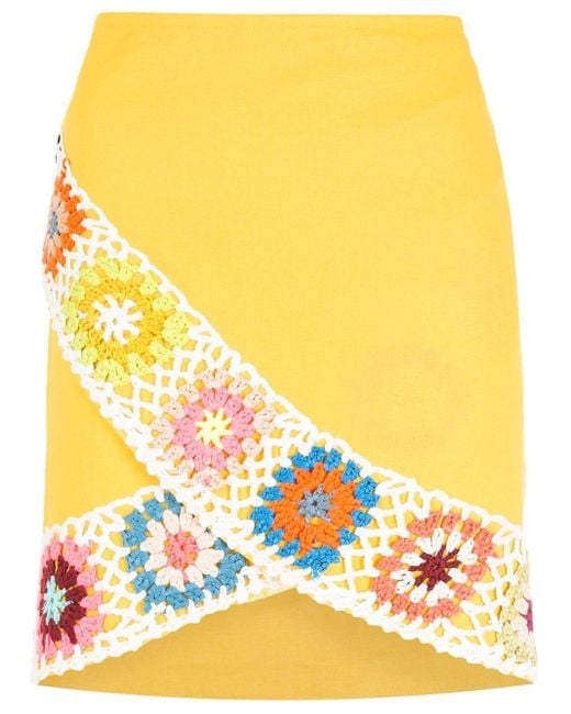 Falda corta con diseño cruzado Olympiah de color Yellow