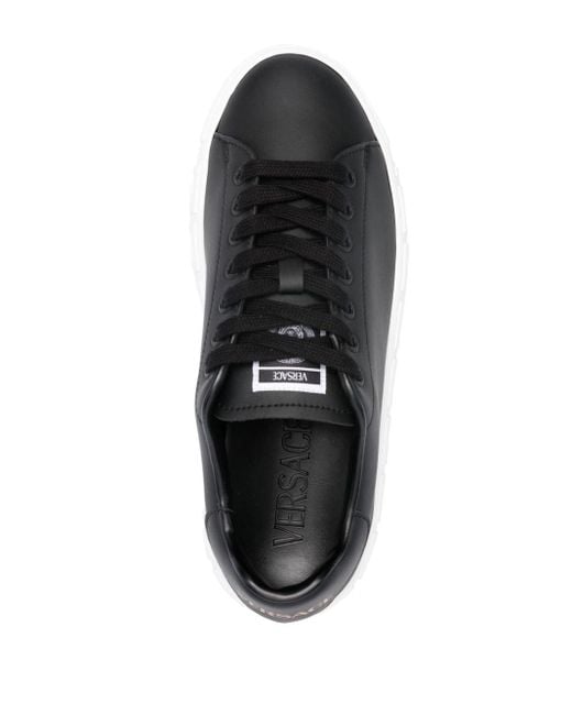 Versace Black Sneakers mit Greca-Prägung