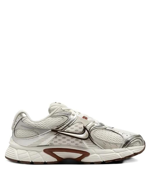 Nike White V5 Rnr Sneakers