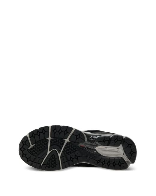 Sneakers 2002R di New Balance in Black