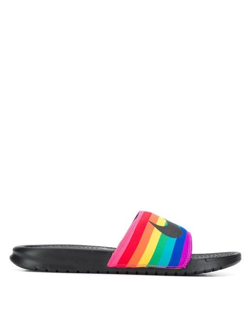 Nike Pantoletten mit Regenbogenstreifen in Black für Herren