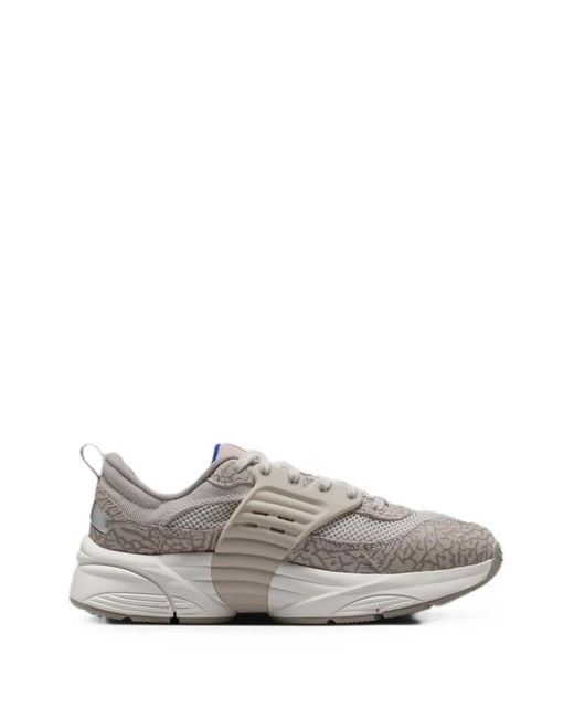 Nike White Baskets Trunner O/S