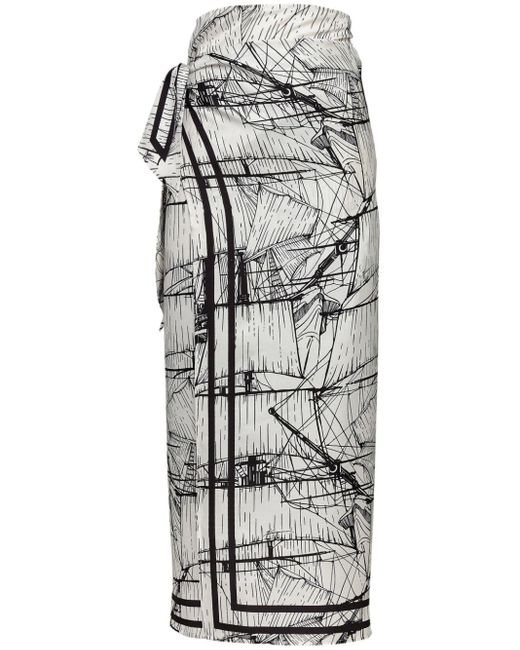Abstract-print silk wrap skirt Ferragamo en coloris Gray