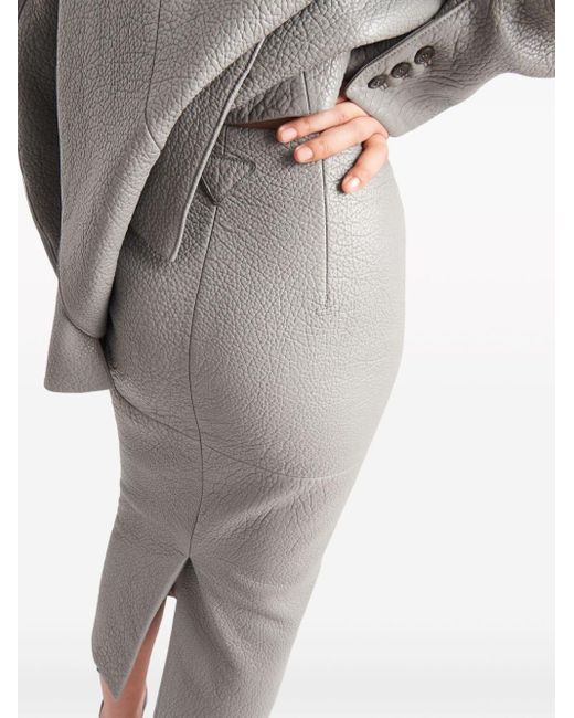 Falda midi texturizada Prada de color Gray