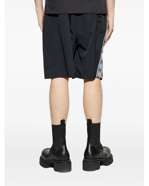 Umbro Black Logo-Embroidery Shorts for men