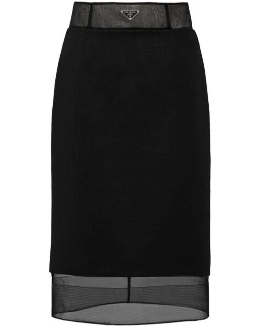 Falda con logo esmaltado Prada de color Black