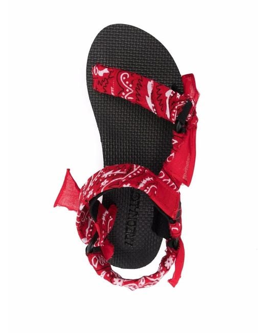 ARIZONA LOVE Red Trekky Bandana-Print Flat Sandals