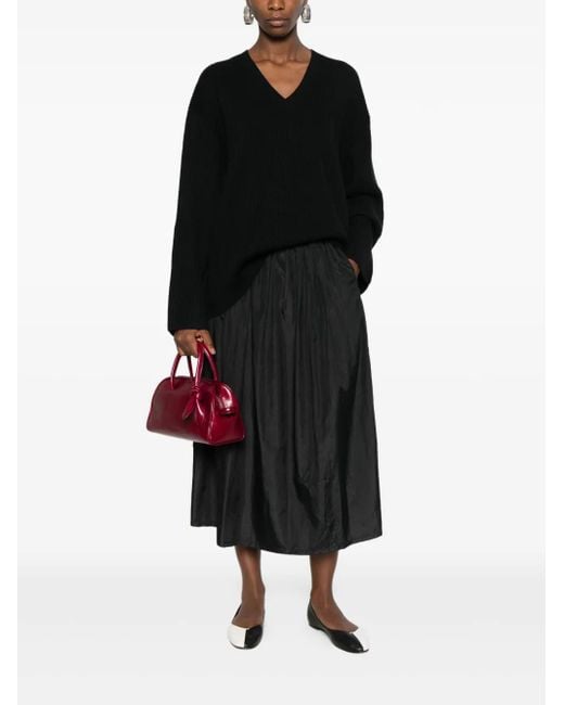 6397 Black Ribbed V-Neck Jumper