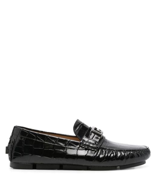 Logo-plaque crocodile-effect loafers di Versace in Black da Uomo