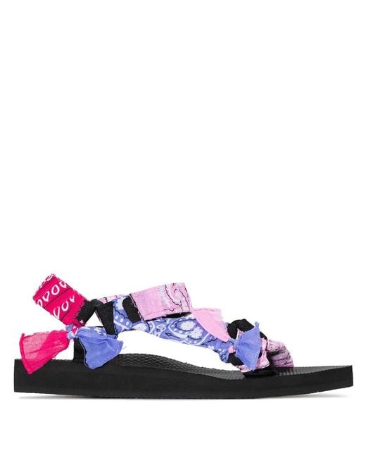 ARIZONA LOVE White Trekky Bandana-Print Flat Sandals